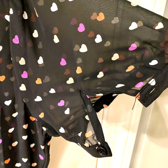 Flowy maxi dress with small hearts - Picture 3 of 10